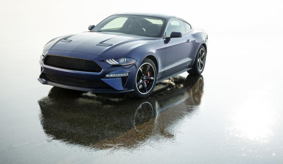  Ford Mustang Bullitt Kona Blue 2018 года  (NA) (фото 2 из 8)